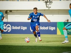 Diwarnai 2 Kartu Merah, Duel Persela Vs PSIS Berakhir Imbang 1-1 Diwarnai 2 Kartu Merah, Duel Persela Vs PSIS Berakhir Imbang 1-1