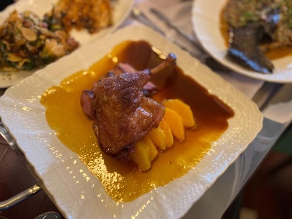 Bistro Baru di Jakarta Ini Punya Duck Duo dan Escargot Panggang Nikmat