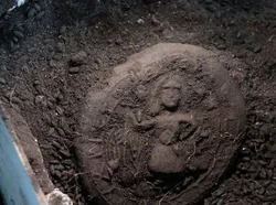 Arkeolog Temukan Roti Kuno 1.200 Tahun Bergambar Wajah Yesus Kristus