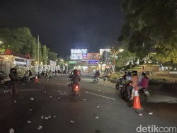 Pemakzulan Bupati Sudewo Tak Berlanjut, Massa di Alun-alun Pati Bubarkan Diri Pemakzulan Bupati Sudewo Tak Berlanjut, Massa di Alun-alun Pati Bubarkan Diri