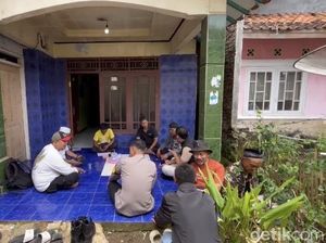 Keinginan Eneng untuk Pindah Sekolah yang Tak Pernah Terwujud Keinginan Eneng untuk Pindah Sekolah yang Tak Pernah Terwujud