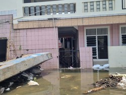 Video: Tanggul Baswedan Masih Jebol, Air Rendam Akses Jalan Warga