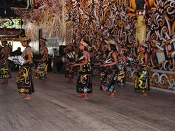 Mendalami Tari Kancet Lasan Tradisi Dayak Kenyah