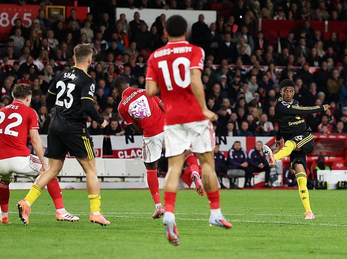 NOTTINGHAM, ENGLAND - NOVEMBER 01: Amad Diallo of Manchester United scores his team's second goal during the Premier League match between Nottingham Forest and Manchester United at City Ground on November 01, 2025 in Nottingham, England. (Photo by Michael Regan/Getty Images)
