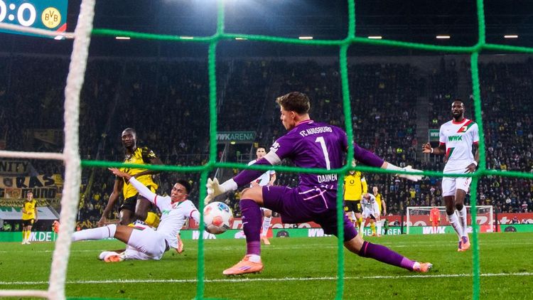 BVB Amankan Tiga Poin dari Augsburg Berkat Gol Semata Wayang