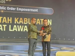 Bupati Empat Lawang Sabet CNN Indonesia Awards 2025 Berkat Pol PP Desa Bupati Empat Lawang Sabet CNN Indonesia Awards 2025 Berkat Pol PP Desa
