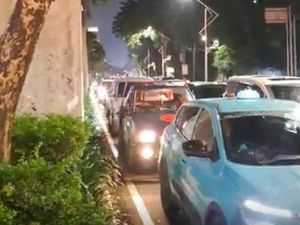 Video Ada Konser BLACKPINK-HYDE, Ini Pantauan Lalin Jalan Asia Afrika Video Ada Konser BLACKPINK-HYDE, Ini Pantauan Lalin Jalan Asia Afrika