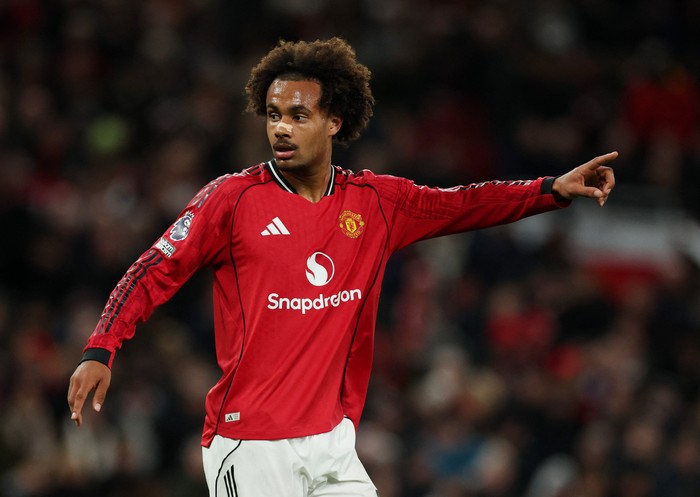 Soccer Football - Premier League - Manchester United v Brighton & Hove Albion - Old Trafford, Manchester, Britain - October 25, 2025  Manchester Uniteds Joshua Zirkzee reacts REUTERS/Phil Noble EDITORIAL USE ONLY. NO USE WITH UNAUTHORIZED AUDIO, VIDEO, DATA, FIXTURE LISTS, CLUB/LEAGUE LOGOS OR LIVE SERVICES. ONLINE IN-MATCH USE LIMITED TO 120 IMAGES, NO VIDEO EMULATION. NO USE IN BETTING, GAMES OR SINGLE CLUB/LEAGUE/PLAYER PUBLICATIONS. PLEASE CONTACT YOUR ACCOUNT REPRESENTATIVE FOR FURTHER DETAILS..