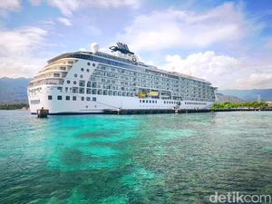 MV The World Jadi Kapal Residensial Pertama Bersandar di Celukan Bawang MV The World Jadi Kapal Residensial Pertama Bersandar di Celukan Bawang