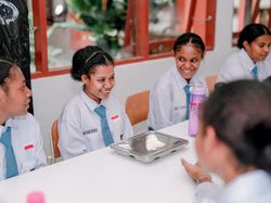 Berkat Sekolah Rakyat Merlin Kini Bisa Membaca dan Berhitung