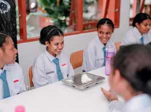 Berkat Sekolah Rakyat Merlin Kini Bisa Membaca dan Berhitung Berkat Sekolah Rakyat Merlin Kini Bisa Membaca dan Berhitung