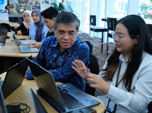 Tinjau Program Magang di Garuda Indonesia, Ini Pesan Menaker ke Peserta