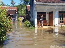 Sungai Banter Meluap, 895 Rumah di Lumajang Terendam Banjir