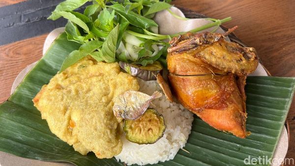 Nasi Liwet Viral di Jakarta Barat Ini Ludes Hanya Dalam Waktu 3 Jam!