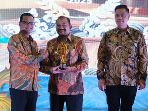 Bupati Pemalang Dinobatkan sebagai Kepala Daerah Peduli Penyiaran