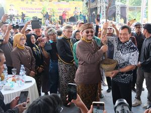 Hadiri Festival Mangga, Gubernur Jateng Puji Desa Penggarit Pemalang