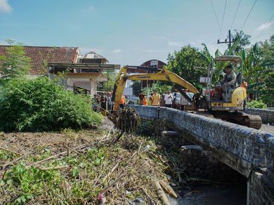 Banjir Rendam 895 Rumah di Rowokangkung, Lumajang, Pemkab Salurkan Bantuan