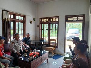 Dipukul Ibu Pakai Sapu gegara Asyik Main HP, Anak di Malang Telepon Polisi