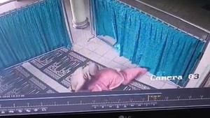 Pria di Lampung Lecehkan dan Aniaya Wanita yang Sedang Salat di Masjid