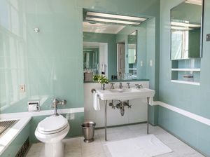 Benarkah Kamar Mandi Menghadap Kiblat Dilarang dalam Islam? Ini Hukumnya