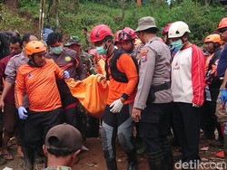 5 Fakta Malam Mencekam Sekeluarga Tewas Tertimbun Longsor Trenggalek