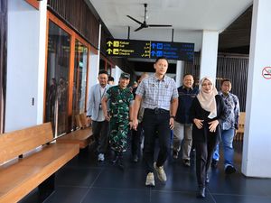 Menko AHY Optimistis Bandara Banyuwangi Jadi Penggerak Ekonomi Menko AHY Optimistis Bandara Banyuwangi Jadi Penggerak Ekonomi