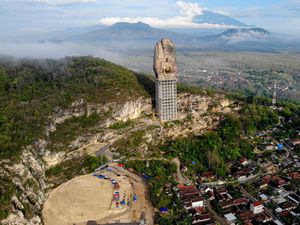Meski Belum Rampung, Monumen Reog Ponorogo Jadi Magnet Wisata
