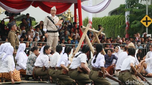 Teatrikal Parade Surabaya Juang 2025