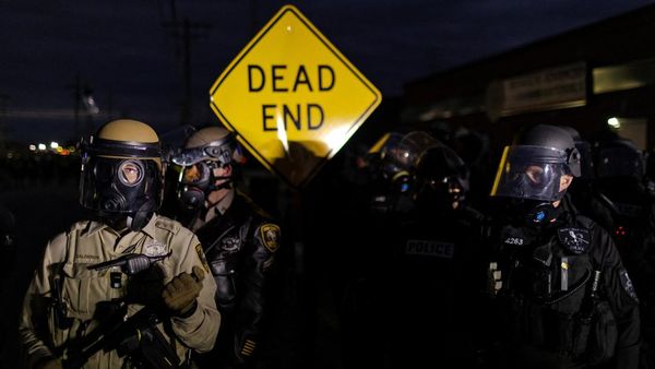 Pengunjuk Rasa Kepung Fasilitas ICE di Chicago, Polisi Perketat Penjagaan
