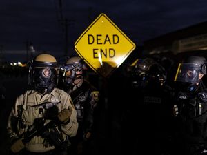 Pengunjuk Rasa Kepung Fasilitas ICE di Chicago, Polisi Perketat Penjagaan