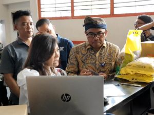 PT Pos Siapkan Skema agar BLT Sampai ke Tangan Lansia-Warga Sakit