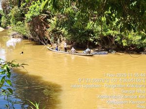 Tambang Emas Ilegal di Kampar Ditindak Tegas, 7 Rakit PETI Disita Polisi