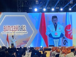 Buka Bimteknas, Presiden PKS Bicara soal Kereta Cepat Whoosh