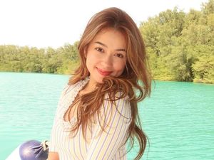 Potret Rebecca Klopper di Pulau Seribu, Manja di Tengah Lautan Biru!