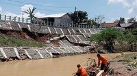 Banjir-Longsor di 3 Kampung Jonggol Bogor, Tembok Penahan Tanah Ponpes Ambruk