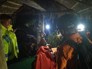 Sesak Napas Saat Naik Gunung Sanghyang, Pendaki Perempuan Dievakuasi