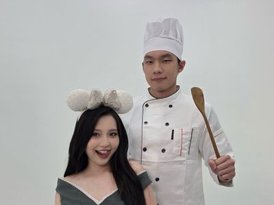 Vior Pamer Perut Hamil, Netizen Bangga dengan Stretch Mark