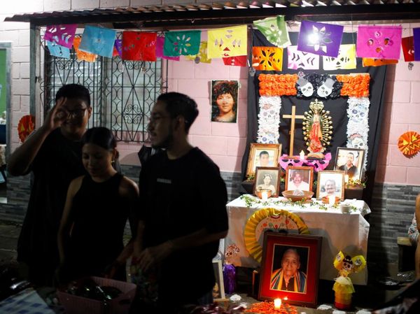 Warga Nahuizalco Rayakan Tradisi Los Canchules Jelang Hari Orang Mati