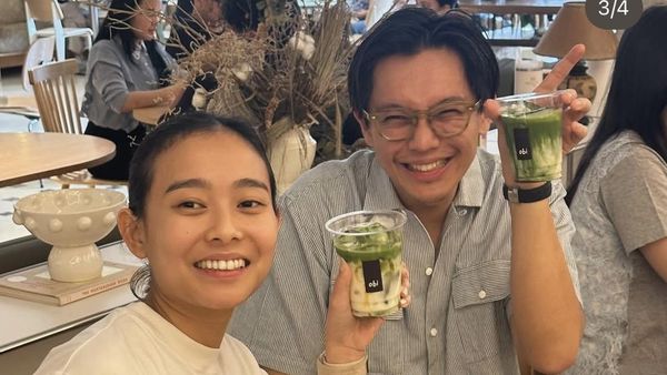 Brandon Salim dan Dhika Himawan Kompak Masak Bakso hingga Matcha