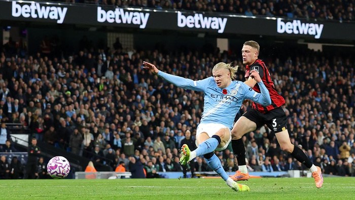 Brace Haaland Bawa Man City Ungguli Bournemouth 2-1 di Babak I