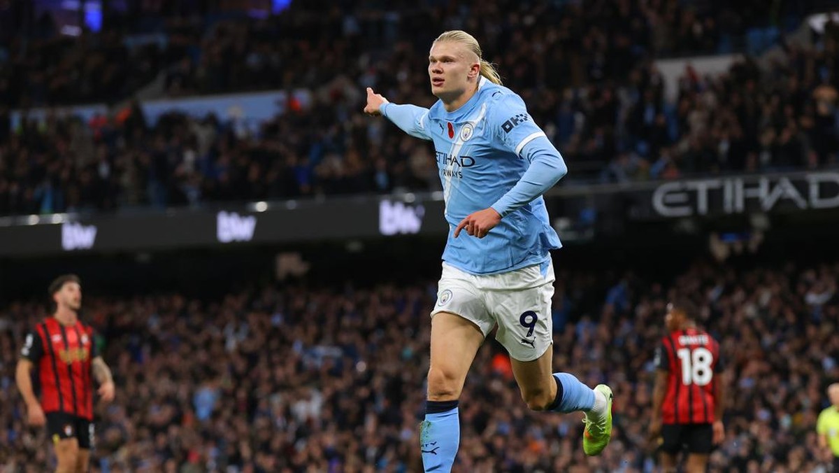 Erling Haaland terus menjadi momok menakutkan bagi barisan bek lawan di musim ini. Foto: Getty Images/James Gill - Danehouse