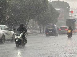 Cuaca Ekstrem Ancam Jatim hingga 10 Hari ke Depan