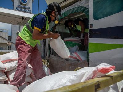 Melihat Operasi Modifikasi Cuaca untuk Kendalikan Curah Hujan