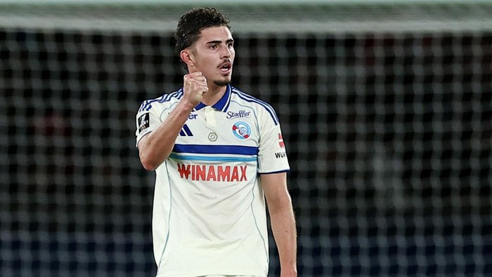 Soccer Football - Ligue 1 - Paris St Germain v RC Strasbourg - Parc des Princes, Paris, France - October 17, 2025 RC Strasbourg's Joaquin Panichelli celebrates scoring their first goal REUTERS/Gonzalo Fuentes