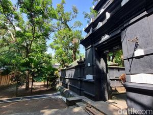 PB XIII Akan Dimakamkan Sementara Dekat PB XII di Imogiri