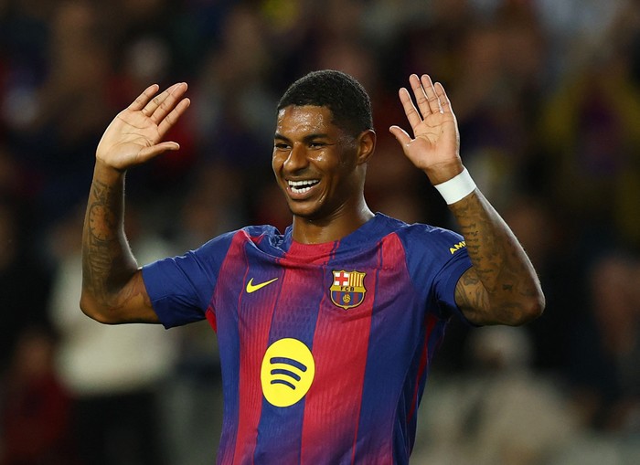 Soccer Football - LaLiga - FC Barcelona v Elche - Estadi Olimpic Lluis Companys, Barcelona, Spain - November 2, 2025 FC Barcelona's Marcus Rashford celebrates scoring their third goal REUTERS/Albert Gea