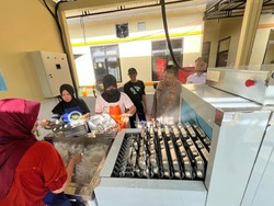 Intip Mesin Cuci Ompreng Milik Polda Kalsel, Lebih Cepat dan Higienis