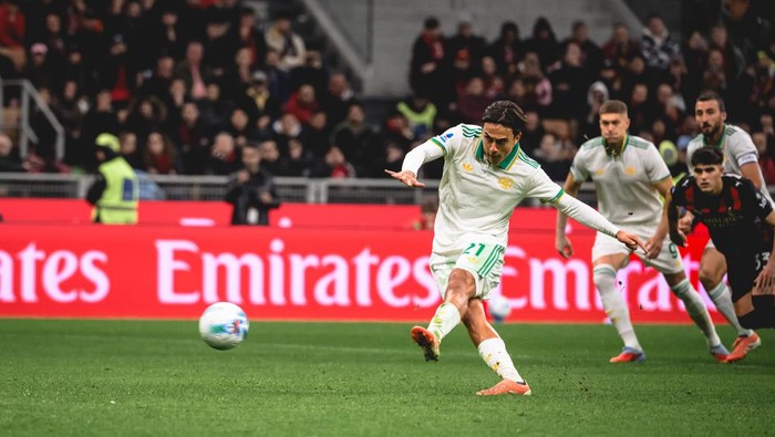 MILAN, ITALY - NOVEMBER 02: Paulo Dybala of AS Roma misses a penalty during the Serie A match between AC Milan and AS Roma at Giuseppe Meazza Stadium on November 02, 2025 in Milan, Italy. (Photo by Fabio Rossi/AS Roma via Getty Images)