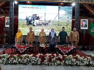 Bupati Demak Ajak Masyarakat Awasi Pembangunan Desa