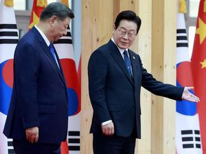 Jokes ala Pemimpin Dunia, Saat Xi Jinping Guyon soal Mata-mata